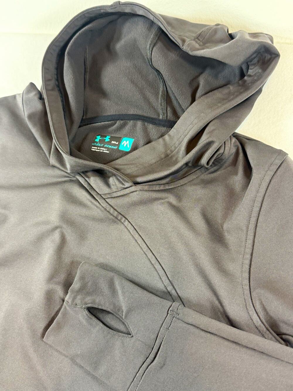 Under Armour Women’s Medium Gray Fitted Athletic Hoodie Long Sleeve Stretch